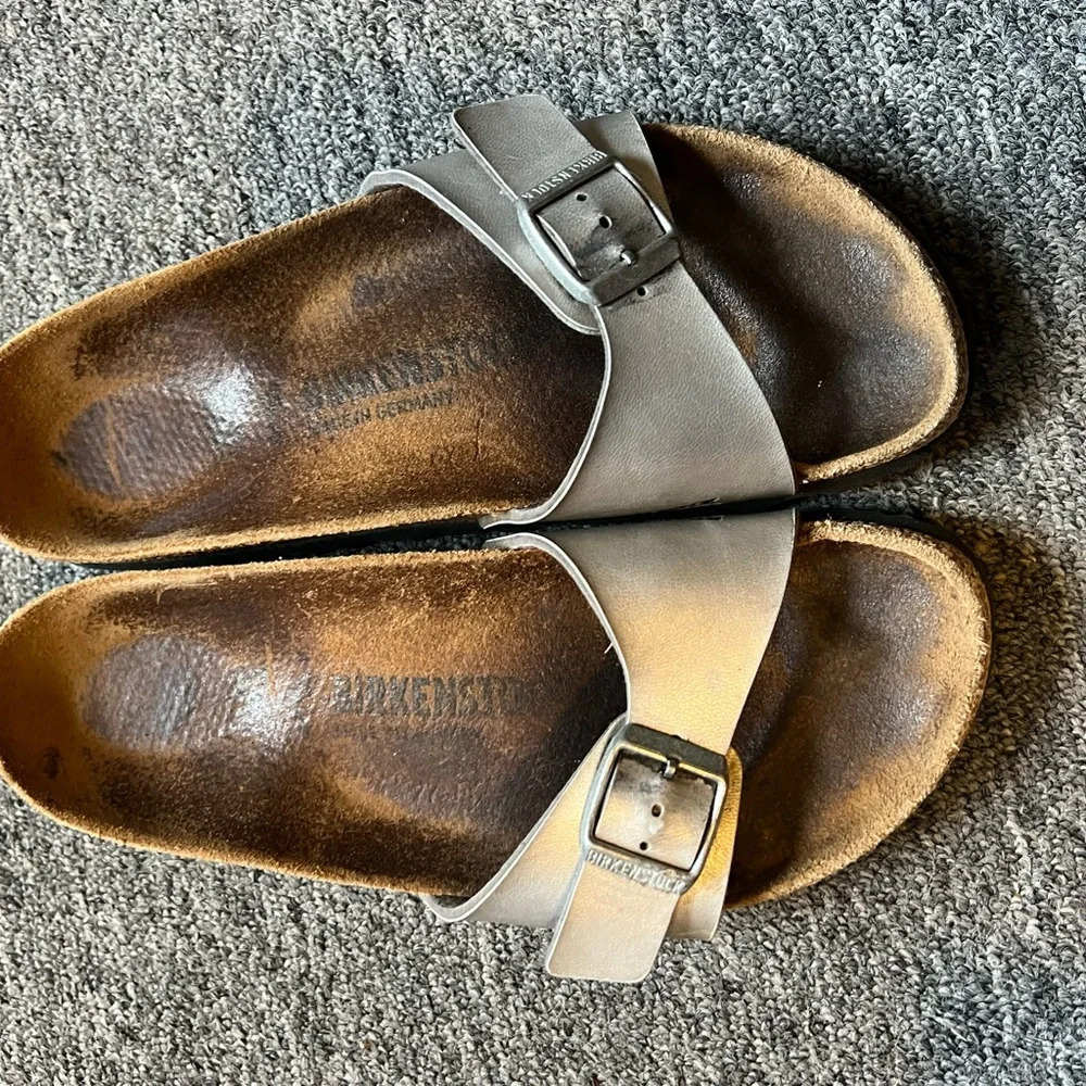 Birkenstock Silver Sandals, size 37 - Picture 2 of 5
